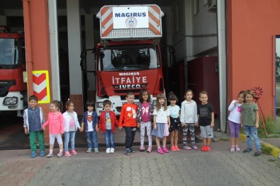 Minik Çocuklar İtfaiyecileri Ziyaret Etti