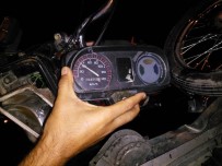 Motosiklet Tırın Altına Girdi, 3 Arkadaş Hayatını Kaybetti