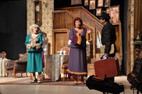 MELEK BAYKAL - Ünlü Broadway Oyunu 'Ahududu', Biga'da Sahnelendi