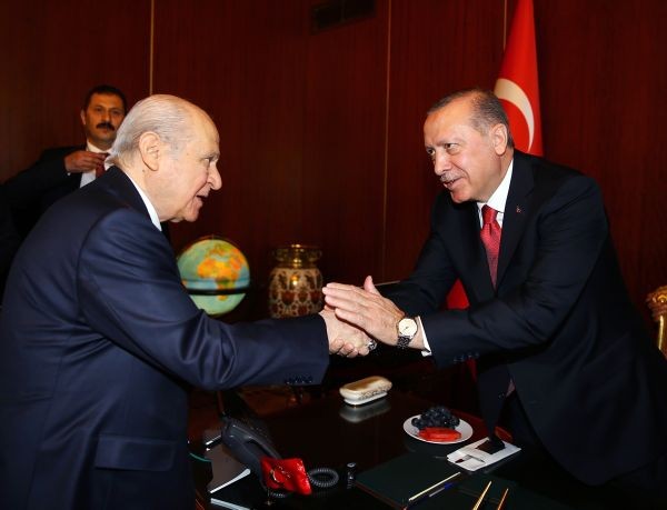 Meclis'te sürpriz görüşme