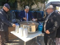 ULU CAMİİ - Altıntaş Belediyesi 4 Bin Kişiye Aşure Dağıttı