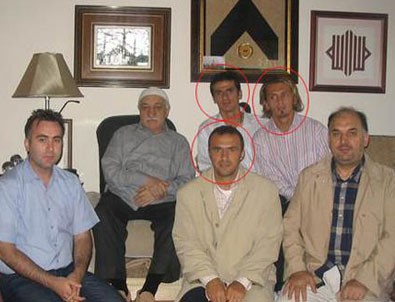 Bilgisayarından Gülen'in eski futbolcularla fotoğrafı çıktı...