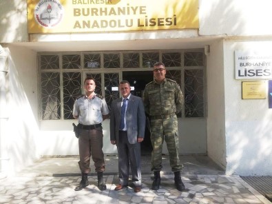 Burhaniye'de Anadolu Lisesi'ne Asker Ziyareti