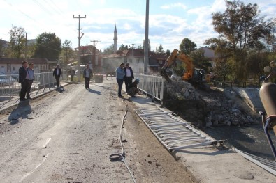 Hisarcık'ta Yeni Köprü Yapımına Başlandı