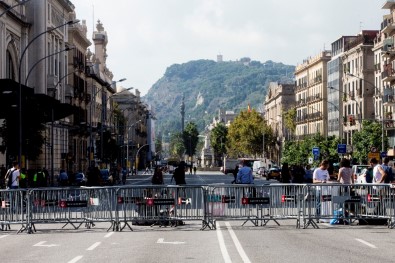 Katalan Parlamentosu Çevresinde Geniş Güvenlik Önlemleri