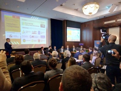 Kiev'de Yol İnşaatı Yatırım Forumuna Yoğun İlgi