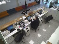 KAÇıŞ - Banka Soyguncusunu Güvenlik Kameraları Ele Verdi