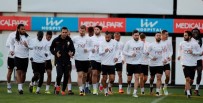 METİN OKTAY - Galatasaray, Konyaspor Maçı Hazırlıklarını Sürdürdü