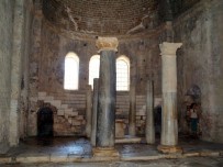 ARKEOLOJİK KAZI - Kazı Başkanı Doğan Açıklaması 'Aziz Nikolaos'un Mezarını Bulduk, Demek Hata Olur'