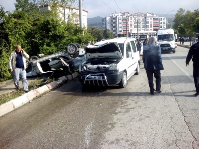 Tokat'ta Trafik Kazası Açıklaması 4 Yaralı