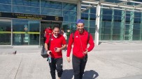 SERÇE PARMAĞI - Elazığspor 23 Futbolcuyla İstanbul'a Gitti