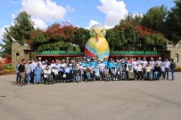 DEVE KUŞU - Engellilerin Hayvanat Bahçesi Keyfi