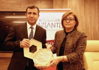 ÇETİN EMEÇ - Fatma Şahin'e 'Ana Arı' Benzetmesi