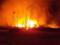 Geceyi Alevler Aydınlattı, Karpuzlu'da Arazi Yangını