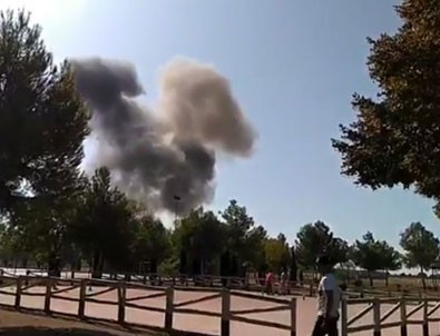 İspanya'da askeri uçak düştü!