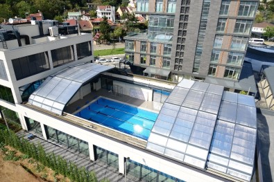 Kadıköy'de Kapalı Yüzme Havuzu Açılıyor