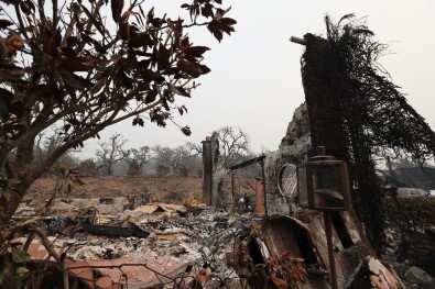 Kaliforniya'daki Yangınlarda Bilanço Artıyor