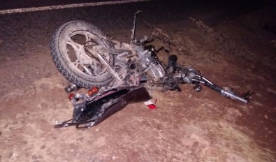 Kamyonet İle Motosiklet Çarpıştı Açıklaması 2 Ölü, 10 Yaralı