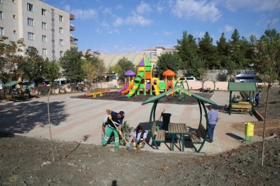 Siirt'te Park Ve Bahçelerden Bakım Ve Onarım Çalışmaları