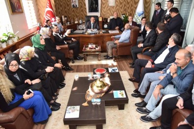 AK Parti Yönetiminden Başkan Üzülmez'e Ziyaret