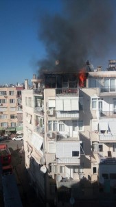 Antalya'da Ev Yangını Mahalleyi Sokağa Döktü