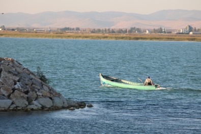Beyşehir'de, Balıkçılar Bilinçsiz Avlanmadan Dertli