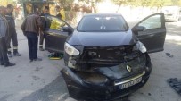 YUNUS NADI - İki Otomobil Çarpıştı; 4 Yaralı