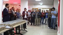 KREDI VE YURTLAR KURUMU - İzmit Belediyesi, Öğrenci Yurdunda Aşure Dağıttı