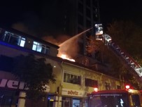 Levent'te İşyerinin Çatısında Çıkan Yangın Paniğe Neden Oldu