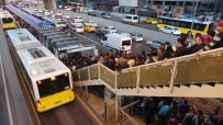 ÜST GEÇİT - Metrobüste Kuyruk Çilesi