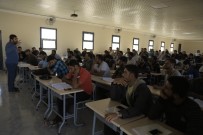 HASAN AKSOY - Suriyeli Öğrencilere Burs Verildi