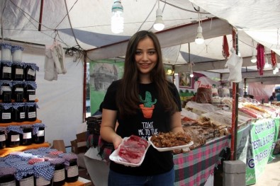 Üniversite Öğrencilerinden Organik Pazar