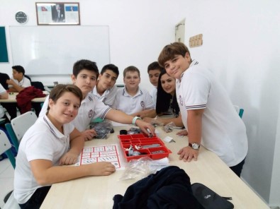 Yakın Doğu Koleji'nde 'Lego Mindstorms Seti' Uygulaması