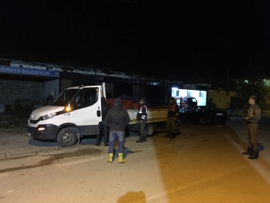 Bursa'da 3.5 Ton Kaçak Midye Ele Geçirildi