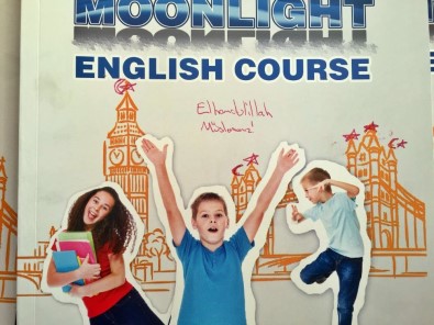 'Haç' İşaretli Ders Kitabı Velilerin Tepkisini Çekti