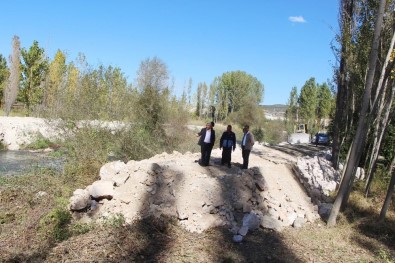 Hisarcık'ta Yıkılan Köprüye Alternatif Yol Yapıldı