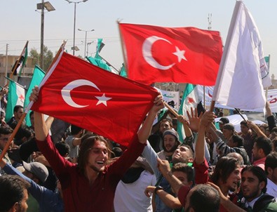 İdlib'e İntikal Eden TSK'ya Türk Bayraklı Destek