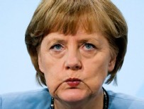 SOSYAL DEMOKRAT PARTİ - Merkel çark etti