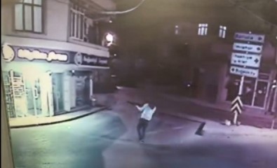 Arnavutköy'de Pompalı Tüfekli Saldırgan Dehşet Saçtı