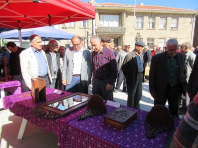 Sandıklı'da Ahşap Oyma Kursu Eserleri Sergilendi