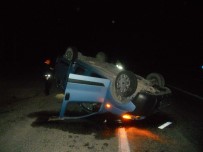 Adıyaman'da Hafif Ticari Araç İle Minibüs Çarpıştı Açıklaması 3 Yaralı