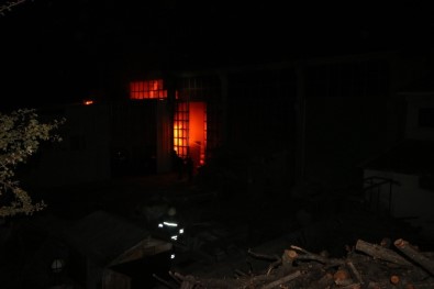 Beyşehir'de Mobilya Fabrikasında Yangın