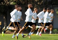 METİN OKTAY - Galatasaray, Derbi Hazırlıklarına Başladı