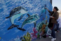 Kocaeli'de Duvarlar Sanatla Renkleniyor