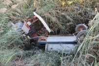 Traktör Kurutma Kanalına Düştü, Baba İle Oğlu Ölümden Döndü