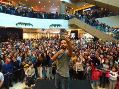 Bahadır Tatlıöz Hayranlarını Coşturdu