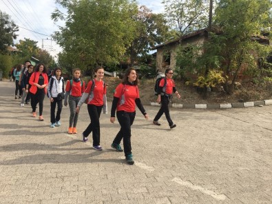 DAK'dan Öğrencilerle 5 Kilometrelik Yürüyüş