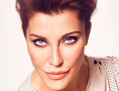 Deniz Akkaya, Gülben'le Ebru'yu fena bombaladı