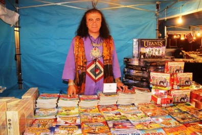 Kitap Festivali'nde Yazar Suat Turgut Okurlarıyla Buluştu
