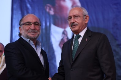 Özke'nin Ödülünü Kılıçdaroğlu Verdi